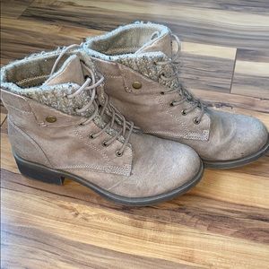 Women’s Suede Lace Up Boots